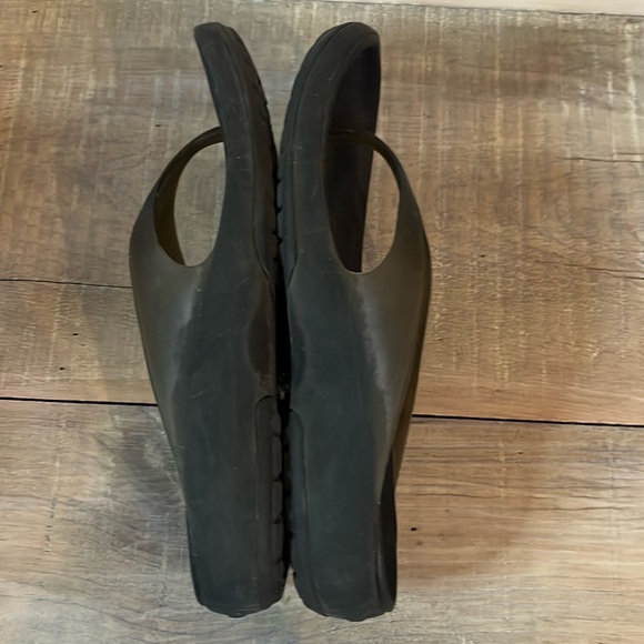 Crocs Flop Flops Women's black- Stylish size 7 - Picture 9 of 11